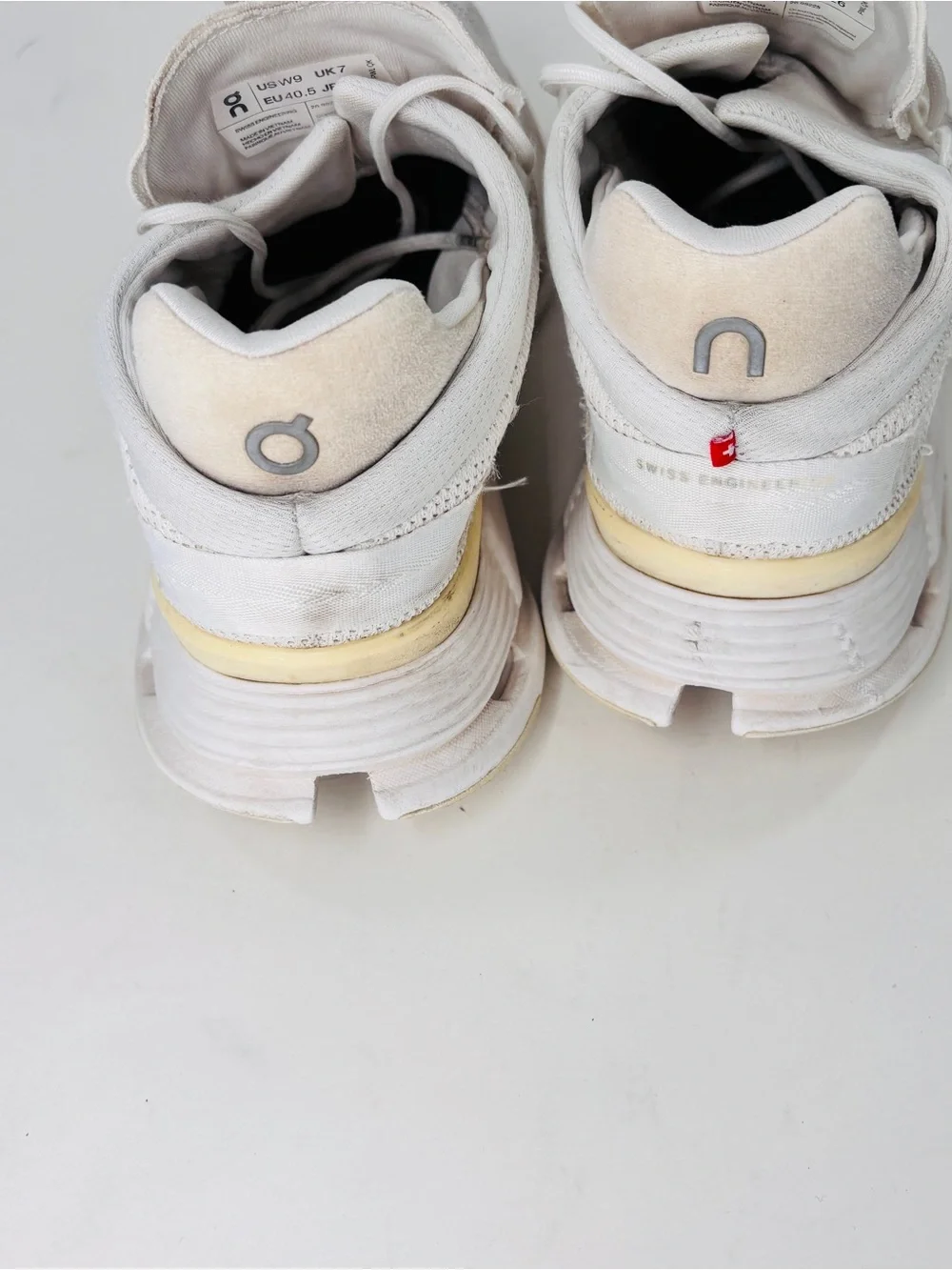 On Cloud Running Shoes Womens 9 Cream white Athletic Sneakers Lace Up - Picture 5 of 9